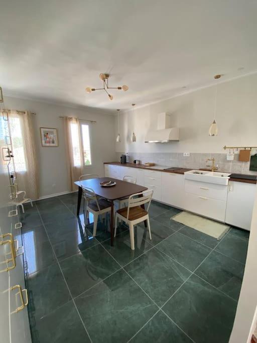 Merveilleuse Maison De Village Maillane Bagian luar foto